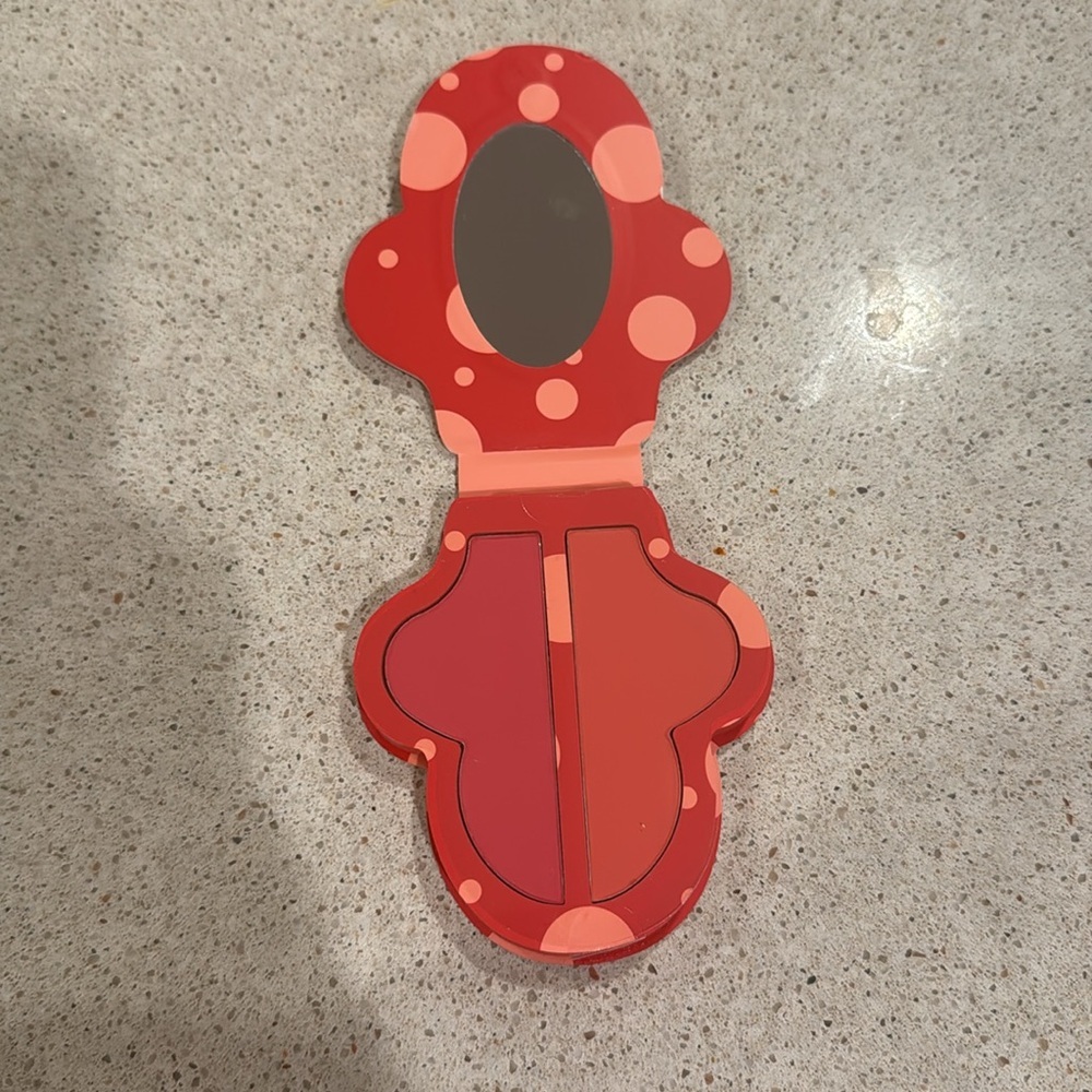 Disney Revolution Minnie Mouse Blusher Duo NIB - Picture 5 of 5